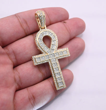 10K Gold Diamond Pendant 2.80CT